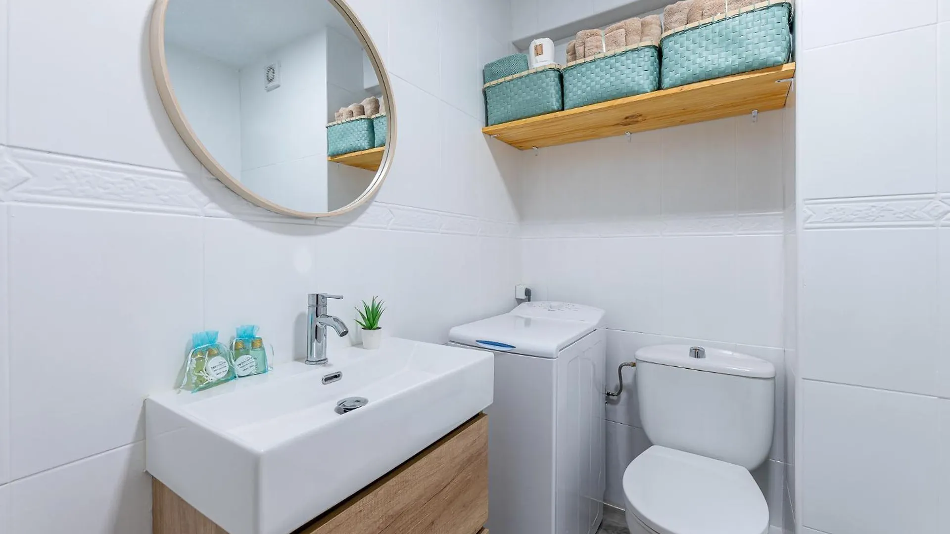 797 Holiday Rentals - Atico Con Vistas En Piscis Benalmadena Apartment