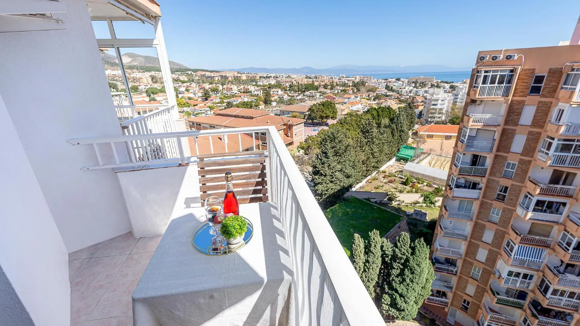 797 Holiday Rentals - Atico Con Vistas En Piscis Benalmadena