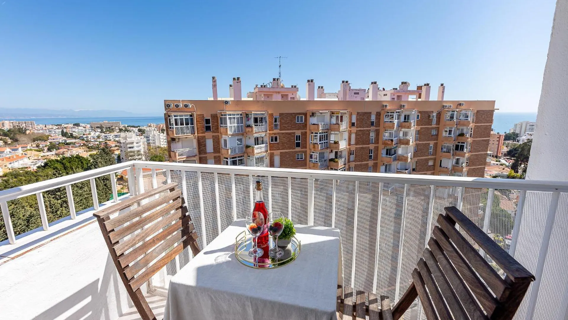 797 Holiday Rentals - Atico Con Vistas En Piscis Benalmadena Apartment